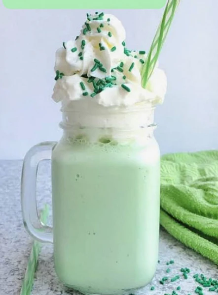 Refreshig Kiwi Milk Shake