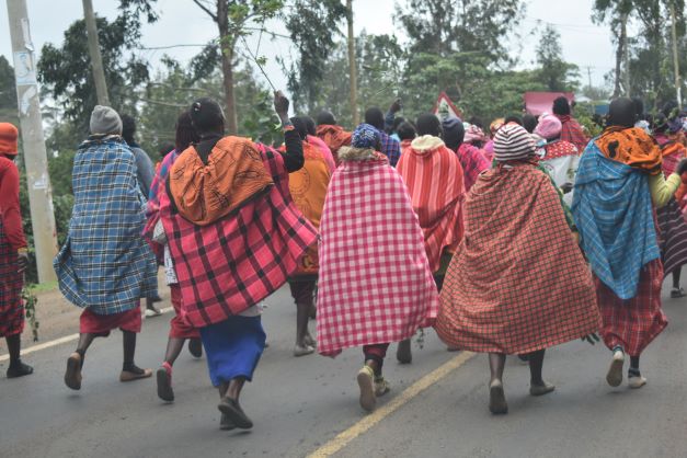 Kibiku women walk 30kms to meet deputy county commissioner, Morang'a Morekwa and brief him on the ongoings at the Keek-Onyokie trust land on Wednesday, January 4.