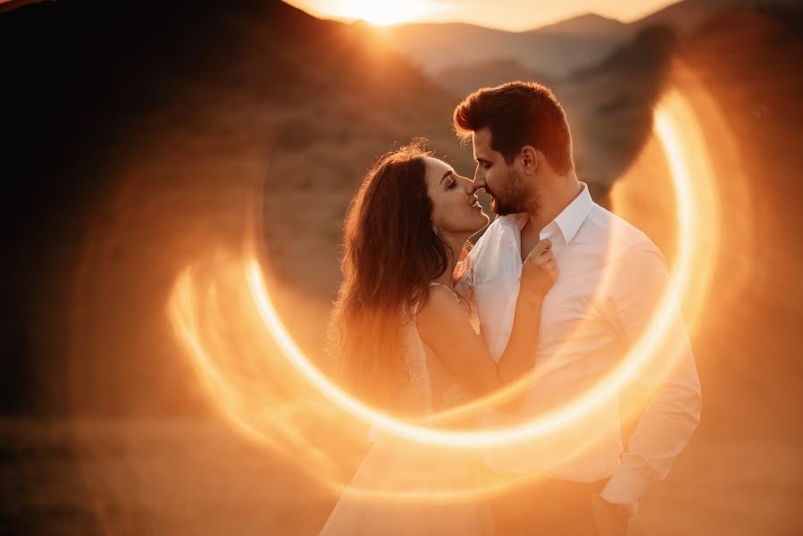 Wedding photographer Ovidiu Cristea (ovidiucristea). Photo of 4 June 2020