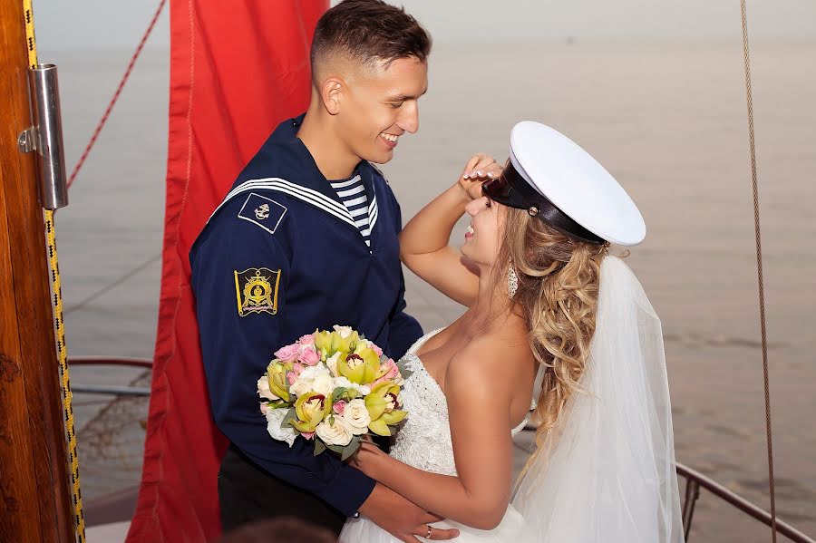 Wedding photographer Dasha Saveleva (savelieva). Photo of 24 May 2019