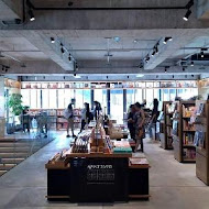 蔦屋書店 Tsutaya Bookstore