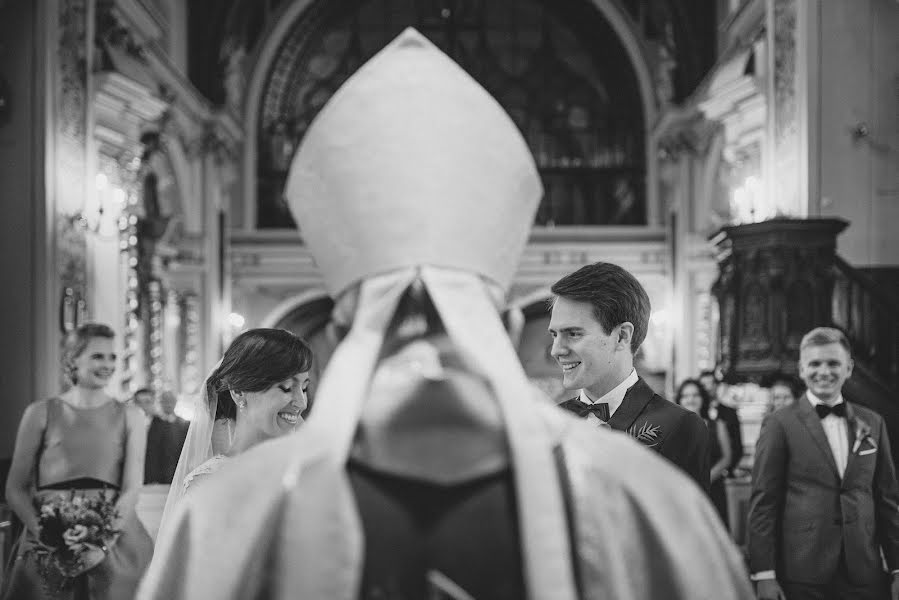 Fotógrafo de bodas Monika Dobosz-Sułkowska (justmarriedpola). Foto del 9 de octubre 2015