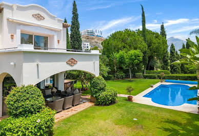 House with pool and terrace 3