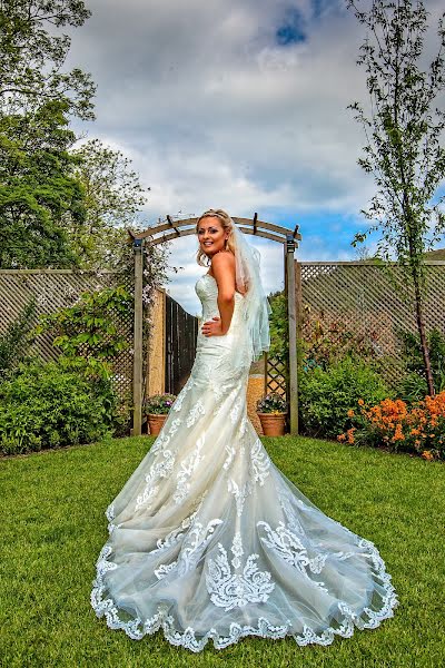 Wedding photographer Carl Dewhurst (dewhurst). Photo of 19 August 2019