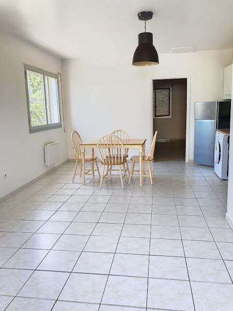 Location meublée appartement 2 pièces 44 m² à Avignon (84000), 520 €