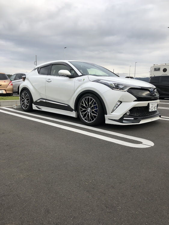 C-HRの車高調整・ホイールスペンサーに関するカスタム事例の投稿画像5枚目