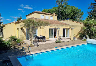 Villa avec piscine et terrasse 8