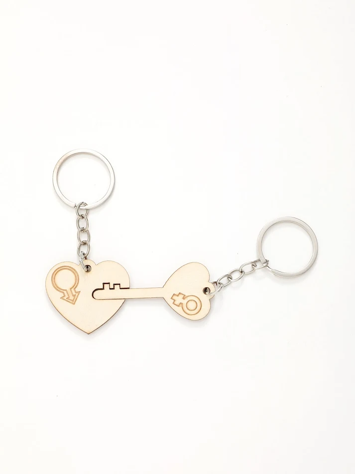 Houten sleutelhanger voor koppels, hanger met gesp. Perfect cadeau om liefde en verbinding te vieren, een uniek symbool van jullie band.