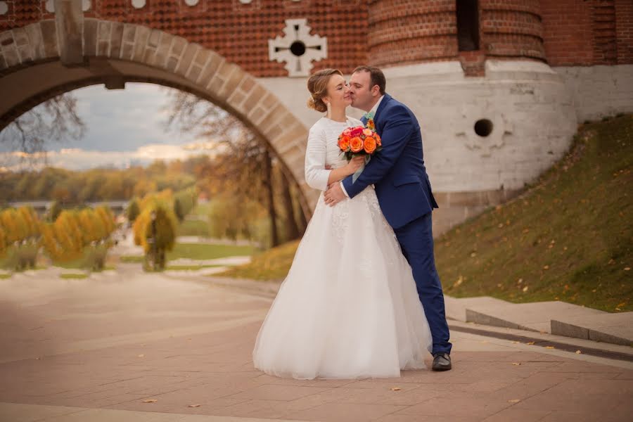 Fotógrafo de casamento Yuliya Rodnova (ulia-rodnova). Foto de 19 de março 2018