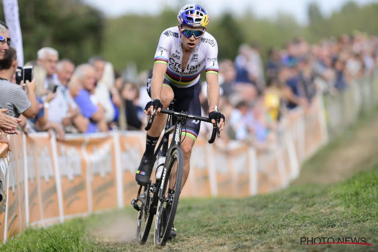 Heel wat onbeantwoorde vragen voor Wout Van Aert, maar wereldkampioen heeft toch al een oplossing voor fietsenprobleem