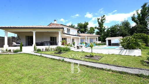 Property with pool 3