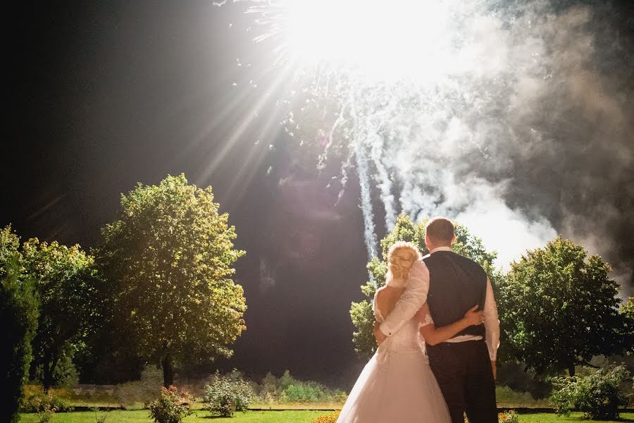 Fotógrafo de casamento Olga Davydova (olik25). Foto de 2 de agosto 2018