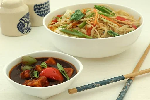 Oriental Veg Noodles With Chilli Garlic Veggie Dumpling