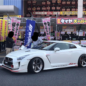 NISSAN GT-R R35