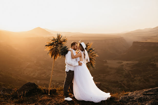 Fotógrafo de casamento Mger Sargsyan (mhersargsyan). Foto de 12 de outubro 2023