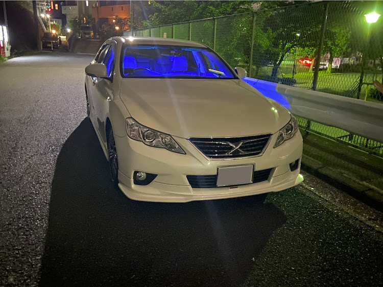 マークXの写真が上手くなりたい・ドライブ・ルームランプ青に関するカスタム事例の投稿画像1枚目