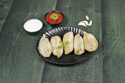 Chicken Steamed Momos [8 Pieces]