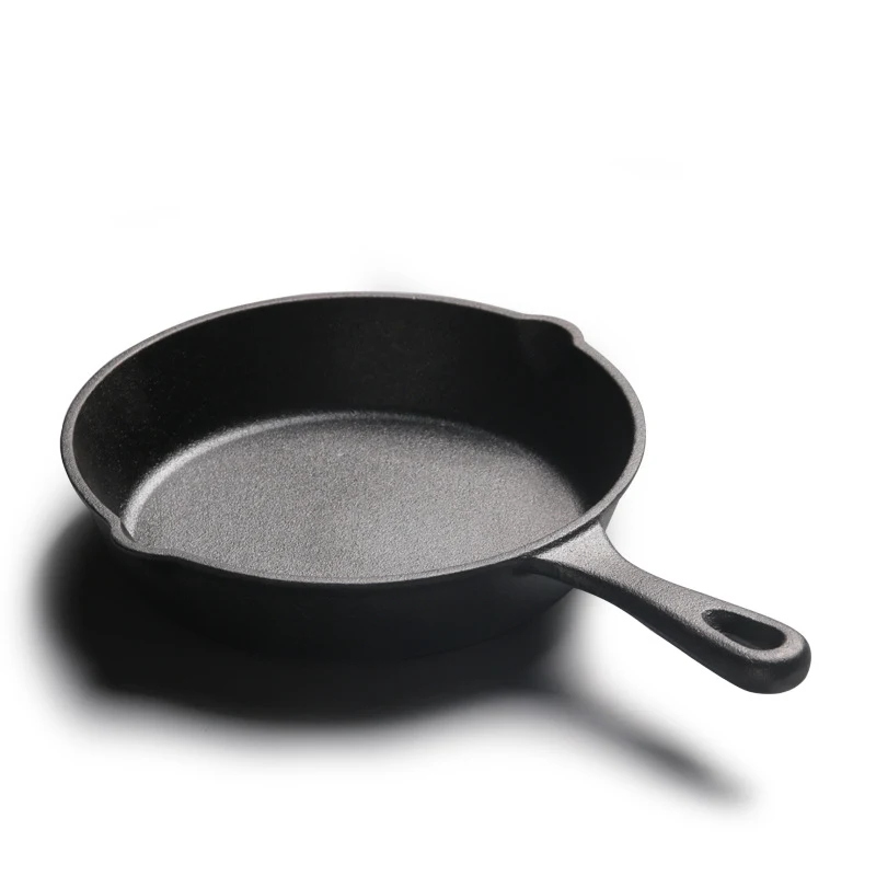 Alles-in-één kleine koekenpan, koekenpan met platte bodem, gietijzeren pan, perfect voor bakken en braden, duurzaam en veelzijdig.