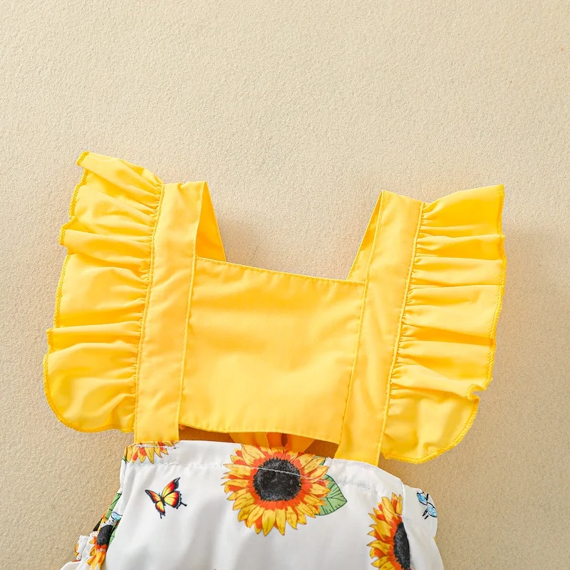 Meisjes jumpsuit met zonnebloemen, bijen en kant, off-waist, mouwloos ontwerp, ideaal voor een zomerse look en comfort.