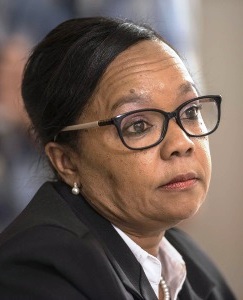 Western Cape deputy judge president Patricia Goliath has sent a letter to fellow judge Gayaat Salie-Hlophe, asking her to retract a press statement which accused her of making racist statements.