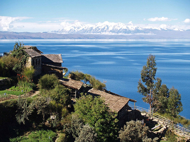 800px-Lake_Titicaca_on_the_Andes_from_Bolivia.jpg