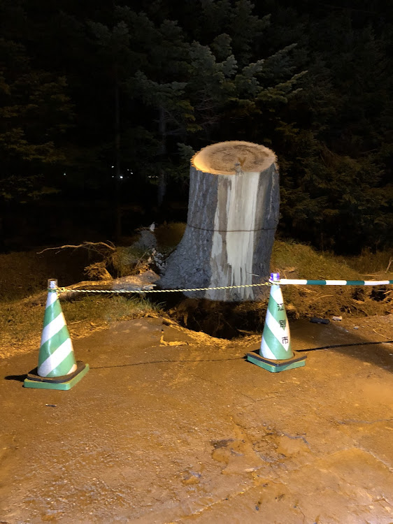 アルファードの台風21号・地元江別・昼間は、止まれない道・警察にガン見される。不審者じゃない！！・今日もまた仕事１０時間帰宅に関するカスタム事例の投稿画像4枚目