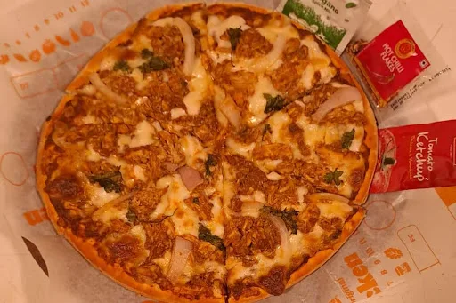 Rogan Josh Chicken Pizza