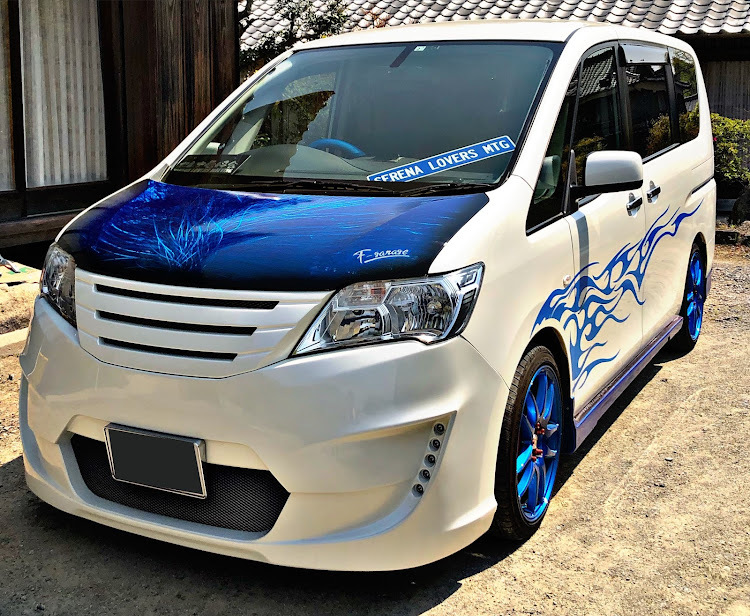 セレナのグラインダータトゥー・F-garage family・セレナ愛好会・C26の日・フレーダーマウスに関するカスタム事例の投稿画像1枚目