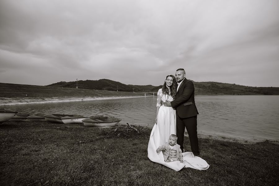 Wedding photographer Bogdan Bucseneanu (blurphotoevents). Photo of 1 October 2018