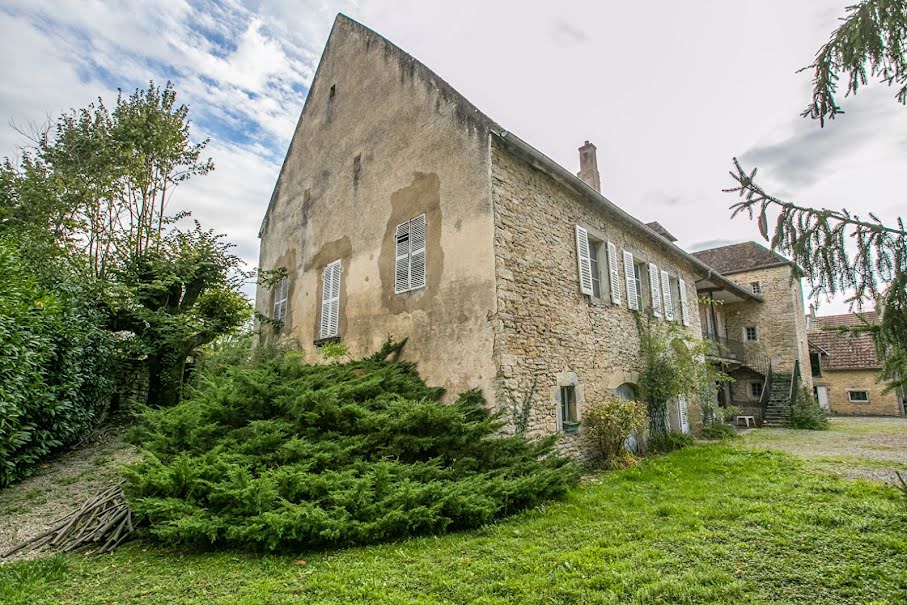 Vente manoir 15 pièces 487 m² à Rochefort-sur-Nenon (39700), 510 000 €