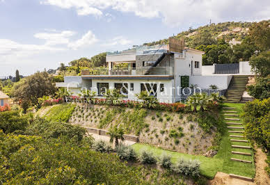 Villa avec piscine et terrasse 3