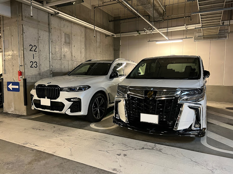 アルファードのアルファード30後期・コンキスタドール・BMW X7・X7・X7 40dに関するカスタム事例の投稿画像3枚目