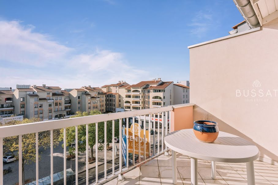 Vente appartement 3 pièces 71 m² à Bron (69500), 250 000 €