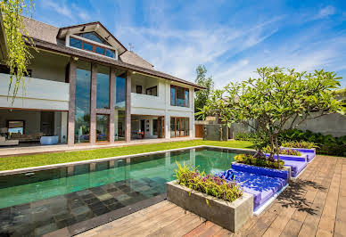 Villa with pool 19