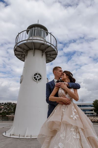 Fotógrafo de casamento Elena Topanceva (elentopantseva). Foto de 11 de setembro 2020