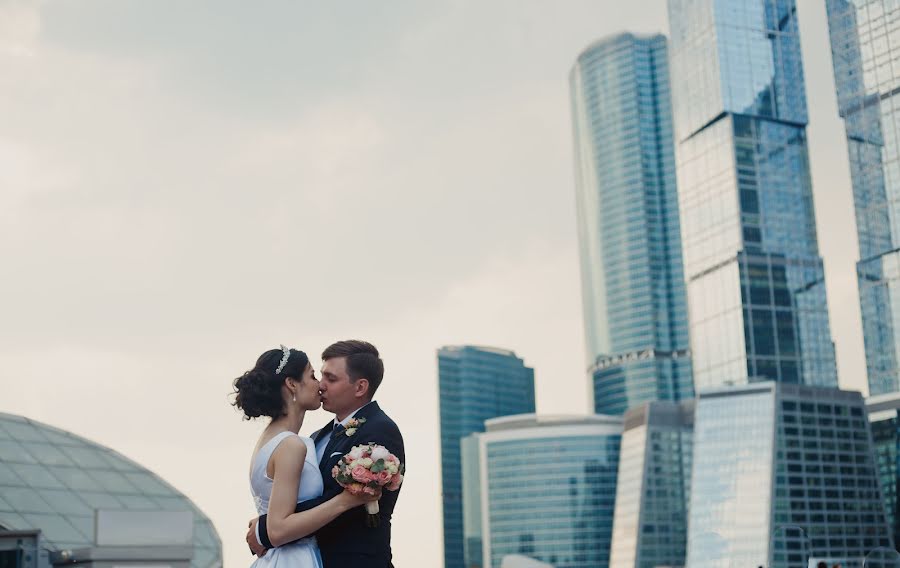 Fotógrafo de casamento Viktor Lyubineckiy (viktorlove). Foto de 9 de junho 2019