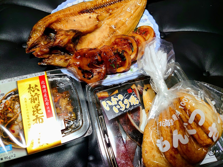 エルグランドの山口県・ゆめタウン徳山・北海道フェア・食べ過ぎに注意・ICONIQに関するカスタム事例の投稿画像3枚目