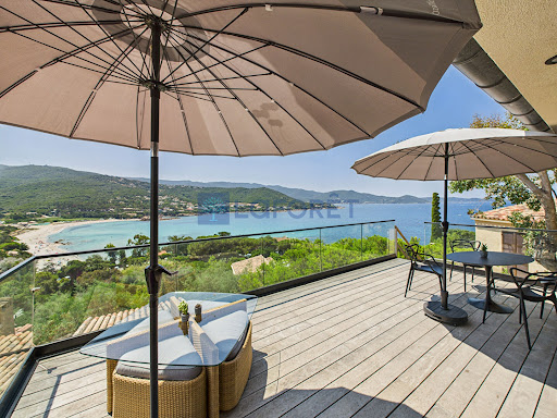 Maison en bord de mer avec jardin 1