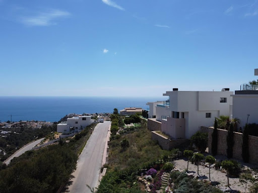 Property with pool 2