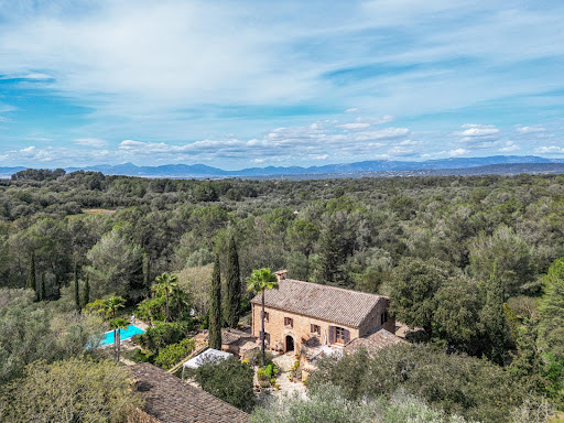 Villa avec piscine et terrasse 2