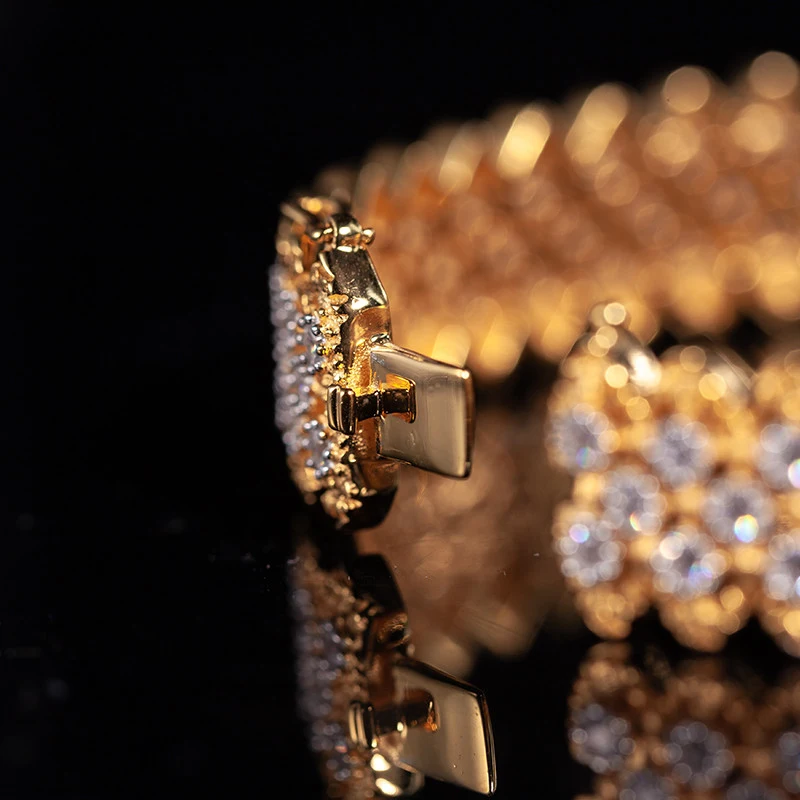 Pulseira de renda feminina banhada a ouro e prata S925. Uma joia fina e delicada para mulheres, perfeita para um visual elegante e charmoso.