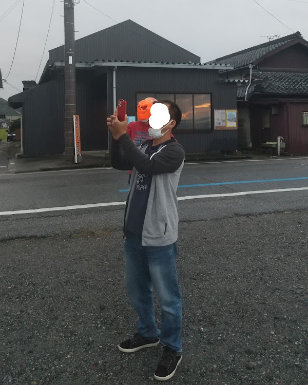 スイフトスポーツのあのベンチ・ヒカリモノコラボ・塩元帥でラー活・ラー活からのスタ活・スイーツは別腹に関するカスタム事例の投稿画像10枚目