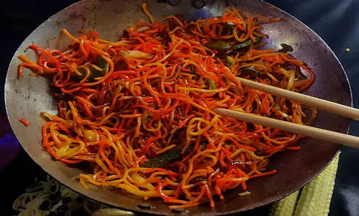 Manchurian Tikka Noodles [Jumbo] [dotd]