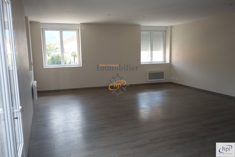 Location  appartement 4 pièces 97 m² à Saint-Affrique (12400), 698 €