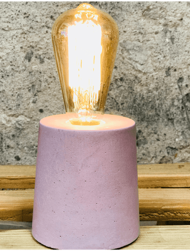 lampe béton rose pastel au design cylindre fait-main en atelier français