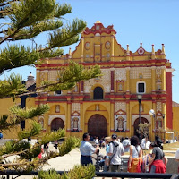 All'uscita di chiesa... di 