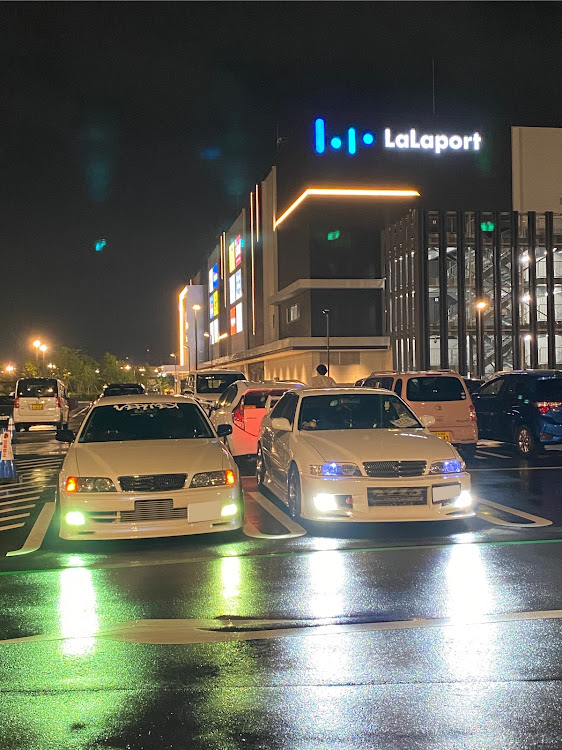 チェイサーのTeam4715・雨……・純正仕様に戻りました・ららぽーと沼津に関するカスタム事例の投稿画像1枚目