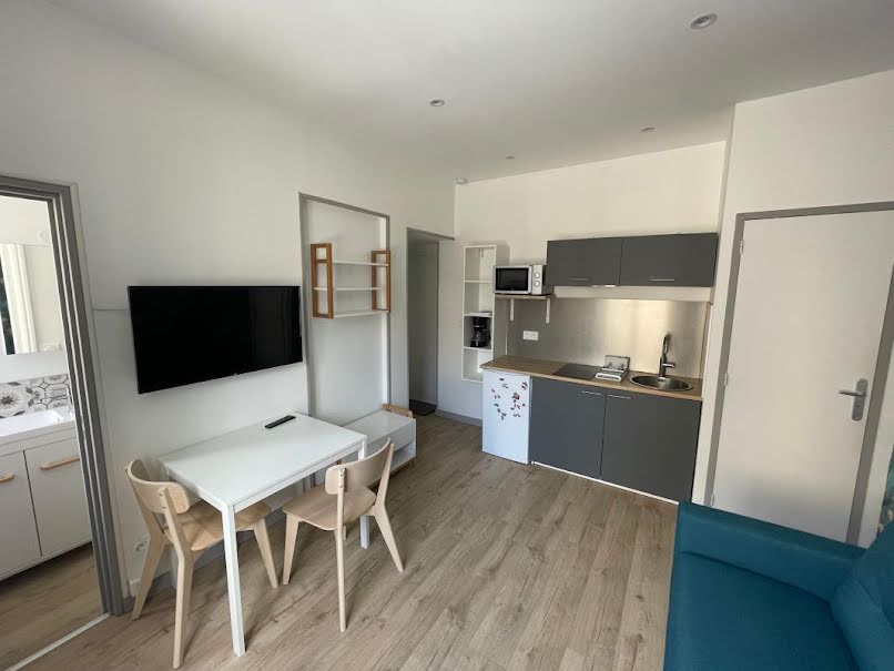 Location meublée appartement 1 pièce 17 m² à Reims (51100), 410 €