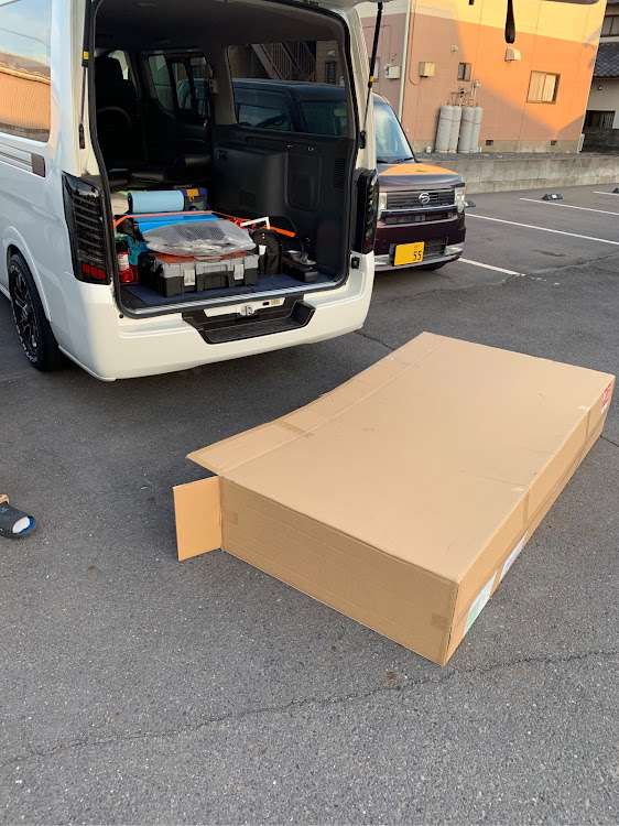 NV350キャラバンのDIY・バットパネル塗装・梅雨が明けてからに関するカスタム事例の投稿画像1枚目