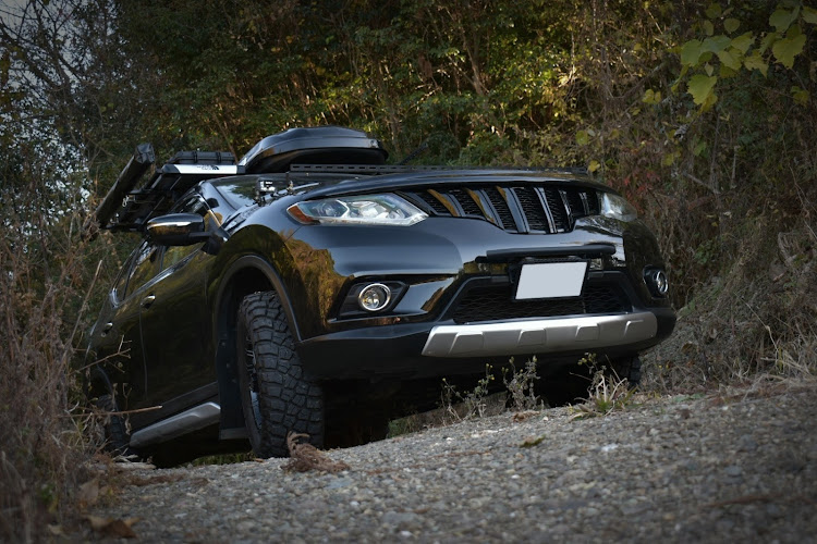 エクストレイルのリアラダー・バグガード・リフトアップ・サイドオーニング・BFGoodrich km3に関するカスタム事例の投稿画像3枚目